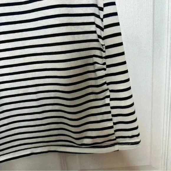 H&M  Mama Maternity Shirt Striped White & Black Size Medium - Picture 15 of 16
